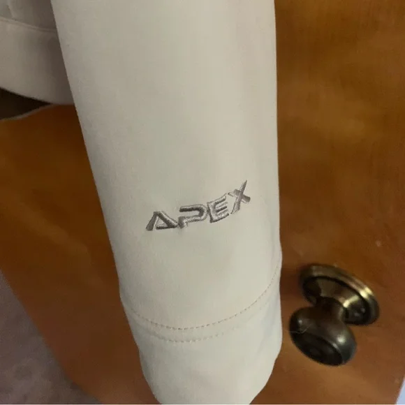 The North Face Jacket - Picture 13 of 14